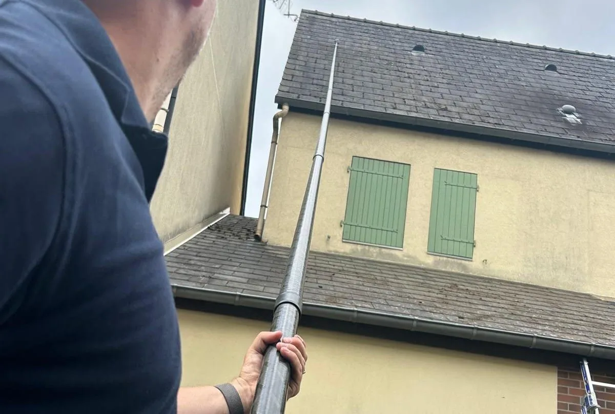 Inspection de toiture par drone dans l'Indre-et-Loire Inspection de toiture par drone dans l'Indre-et-Loire